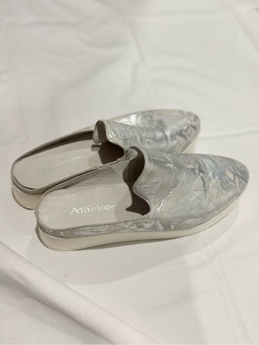 Antelope Sail Away Silver Marble Slip-On Mules